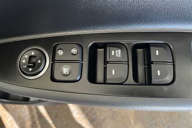 Used Hyundai i10 2019 for sale - 76489306: Photo 16