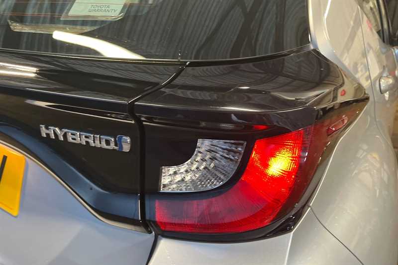 Used Toyota Yaris 2020 for sale - 77773806: Photo 32