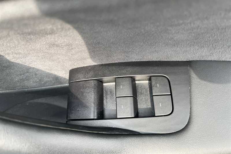 Used Tesla Model 3 2021 for sale - 76448872: Photo 16