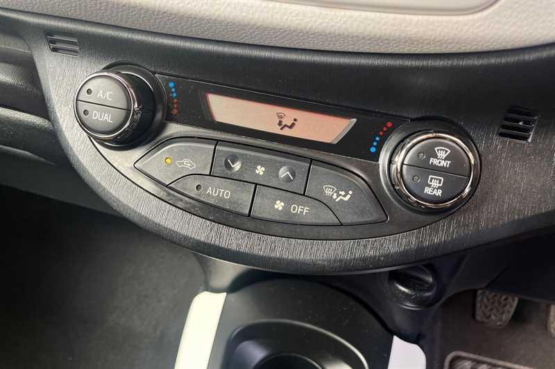 Used Toyota Yaris 2014 for sale - 78160611: Photo 15