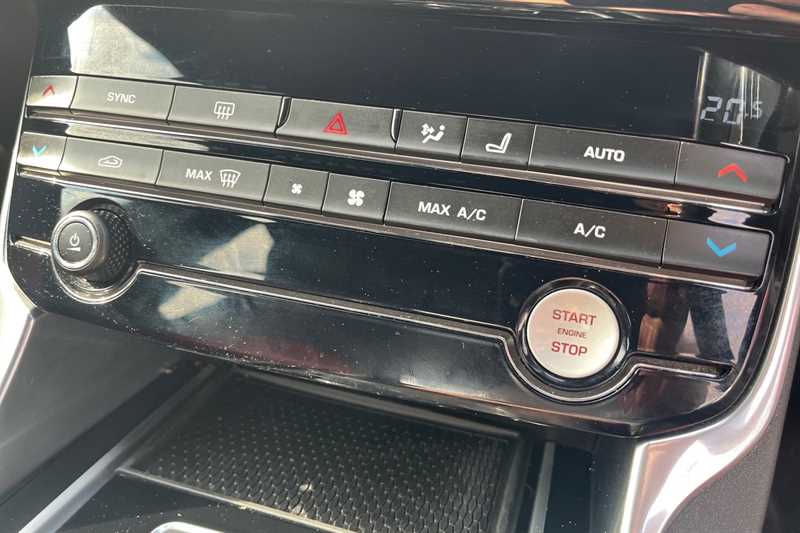 Used Jaguar XE 2018 for sale - 77757420: Photo 15