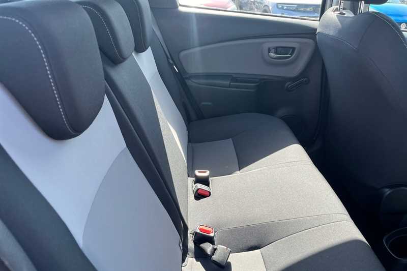 Used Toyota Yaris 2017 for sale - 78222351: Photo 38