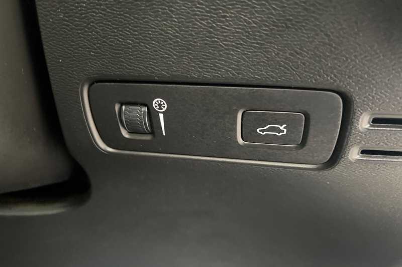 Used Volvo XC40 2020 for sale - 76530338: Photo 36