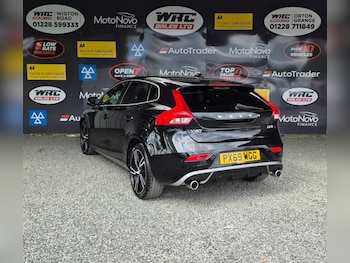 Used Volvo V40 2019 for sale - 79067530: Photo