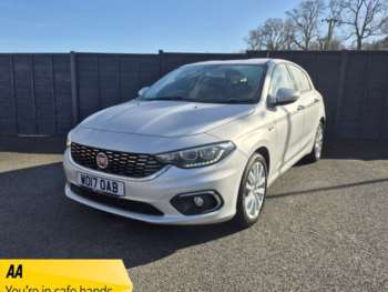 2017 (17) - 1.6 Multijet Lounge 5dr