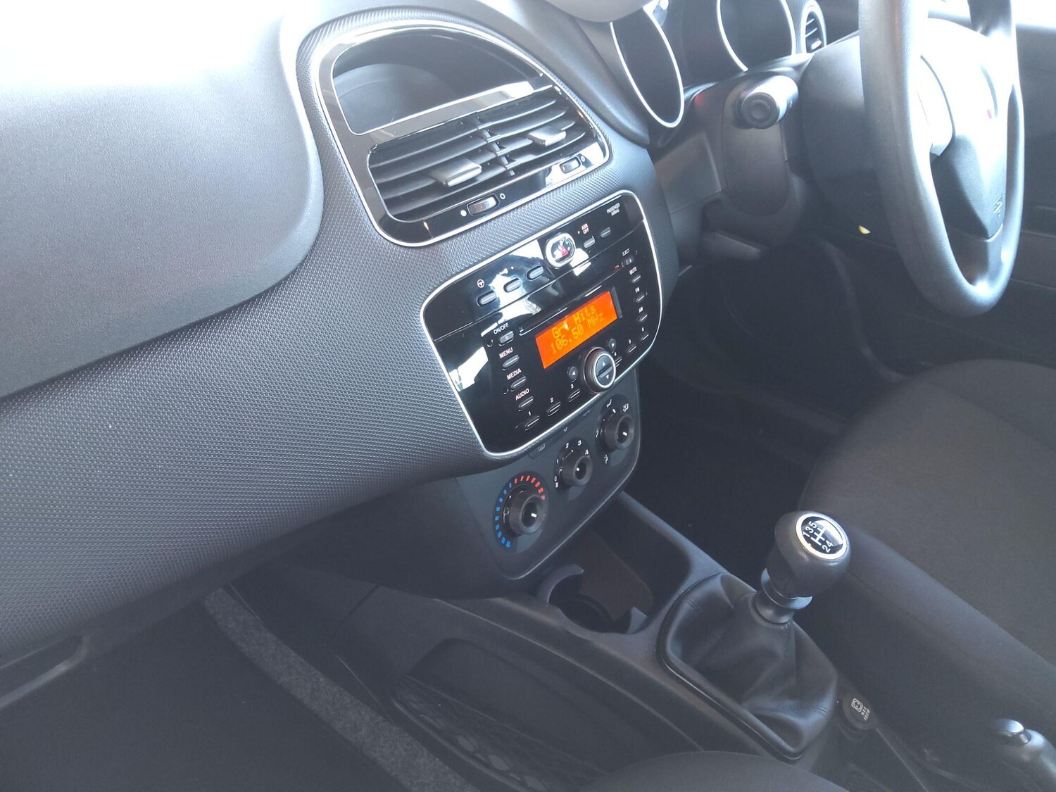 Used Fiat Punto 2017 for sale - 77376322: Photo 38