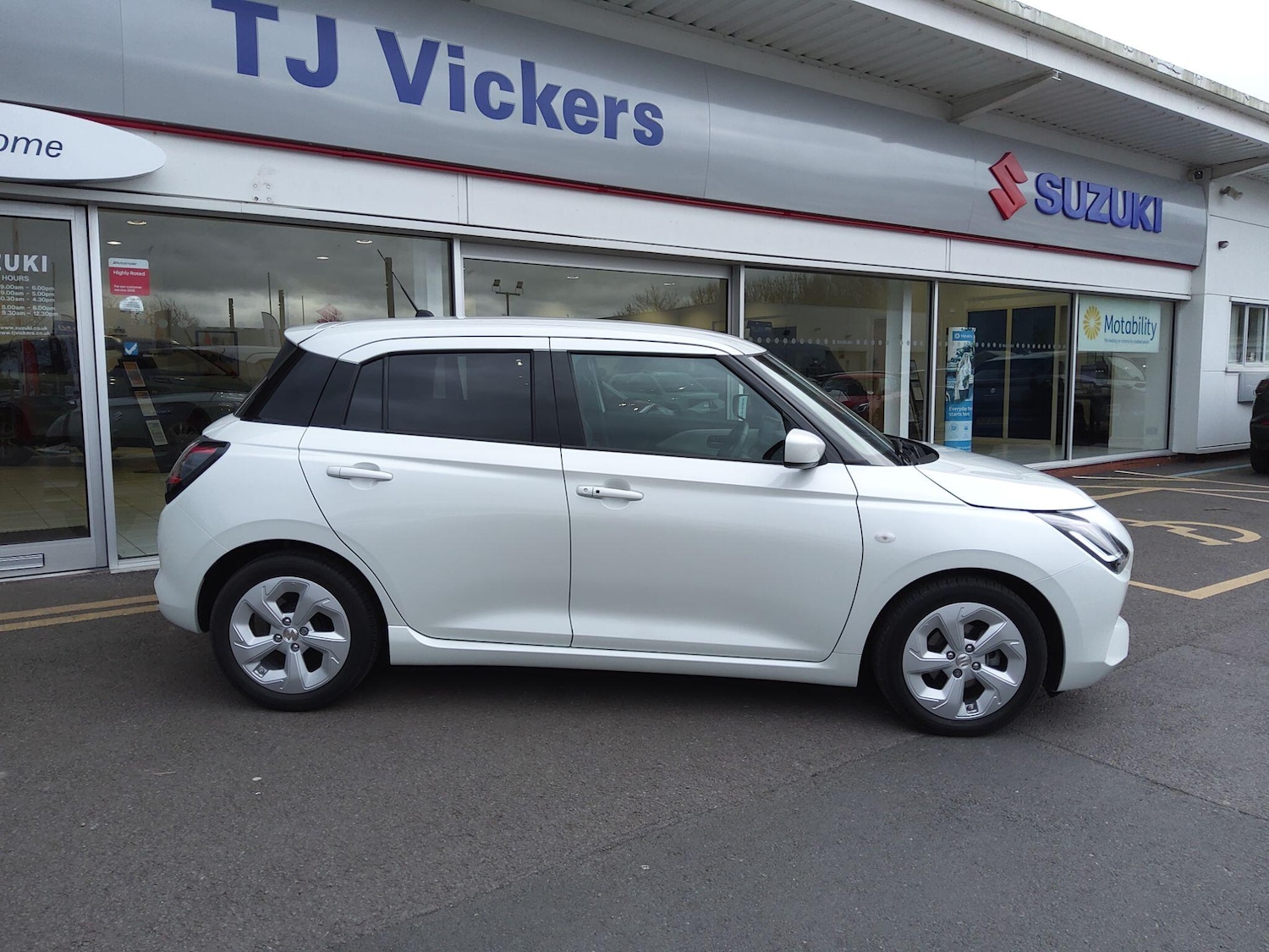 Used Suzuki Swift for sale - 77824311: Photo 6