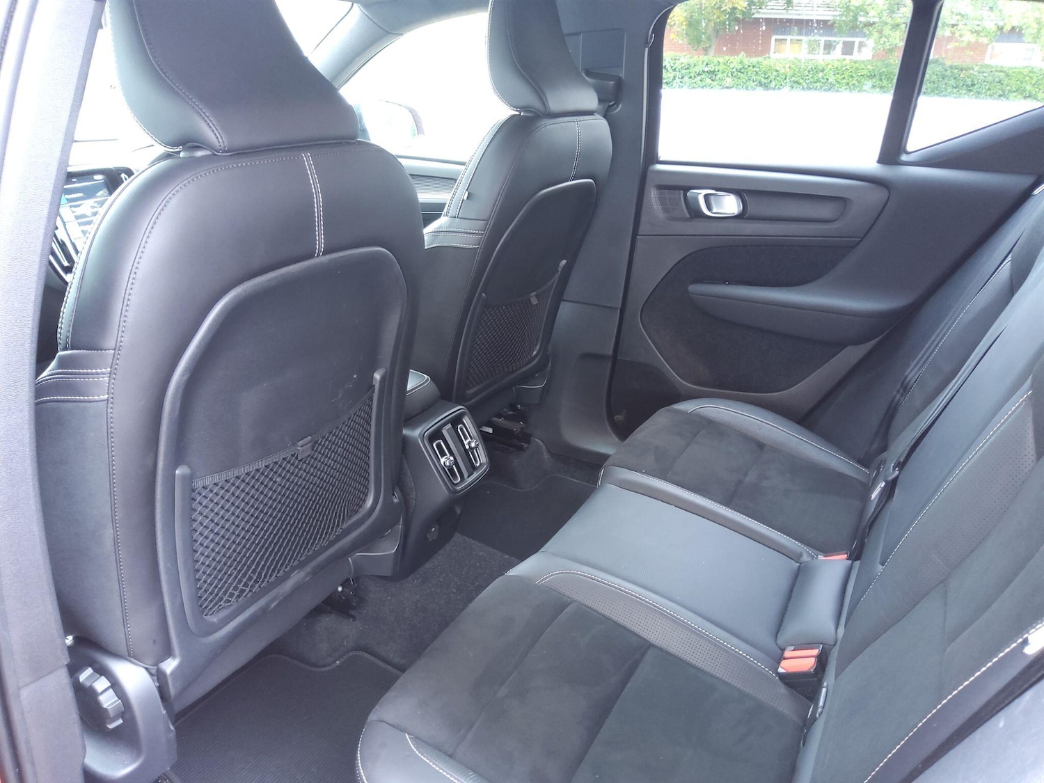 Used Volvo XC40 2018 for sale - 77143970: Photo 43