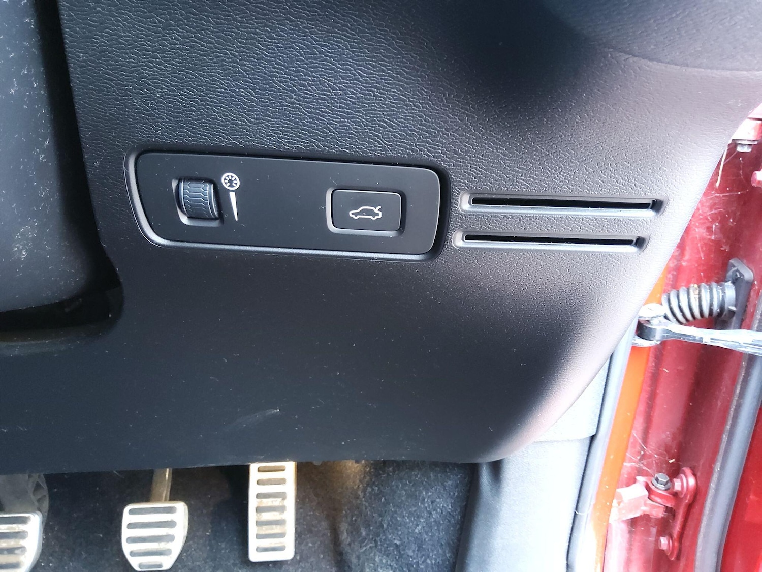 Used Volvo XC40 2018 for sale - 77143970: Photo 56