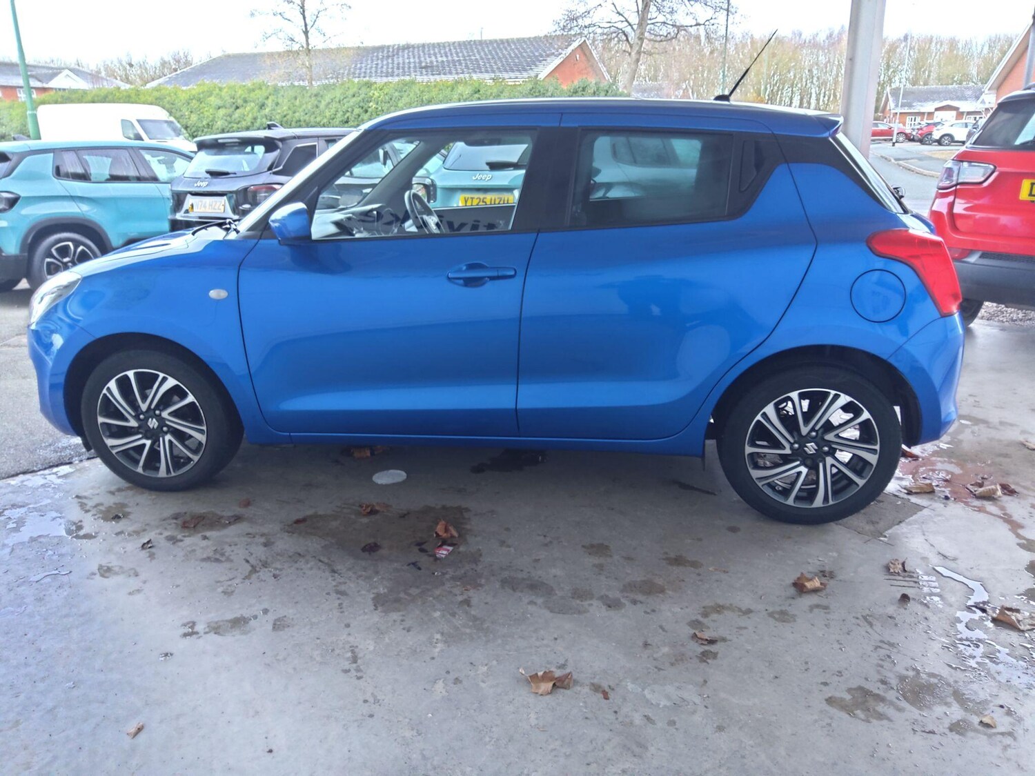 Used Suzuki Swift 2023 for sale - 77191506: Photo 3