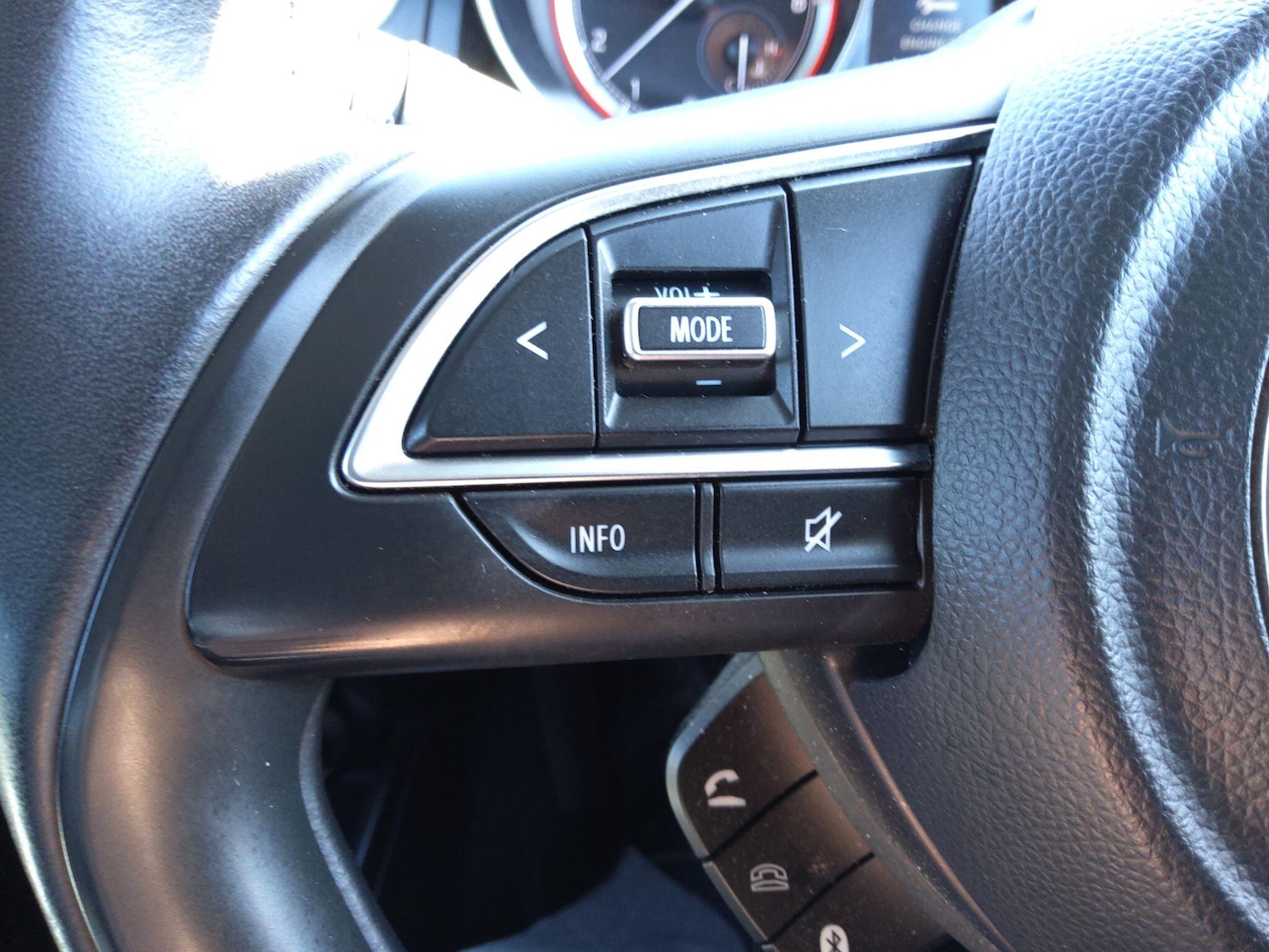 Used Suzuki Swift 2022 for sale - 77958116: Photo 15