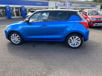 Used Suzuki Swift 2021 for sale - 79440710: Photo