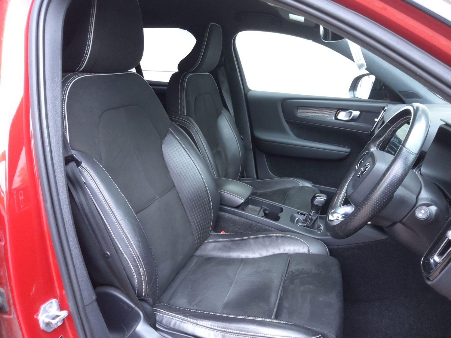 Used Volvo XC40 2018 for sale - 77190872: Photo 36