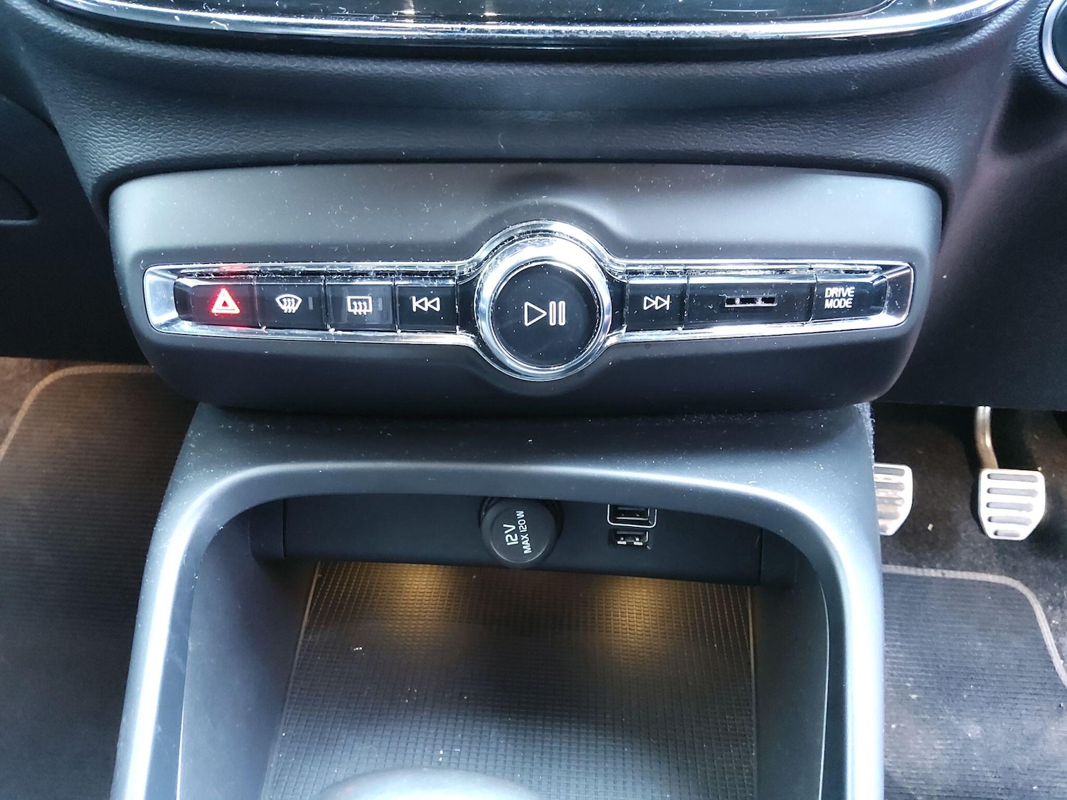 Used Volvo XC40 2018 for sale - 77190872: Photo 60