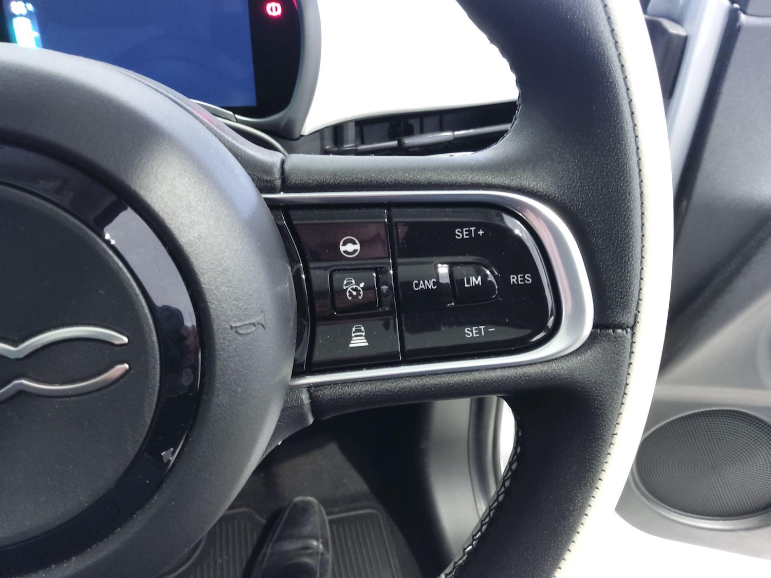 Used Fiat 500 2025 for sale - 77144461: Photo 9