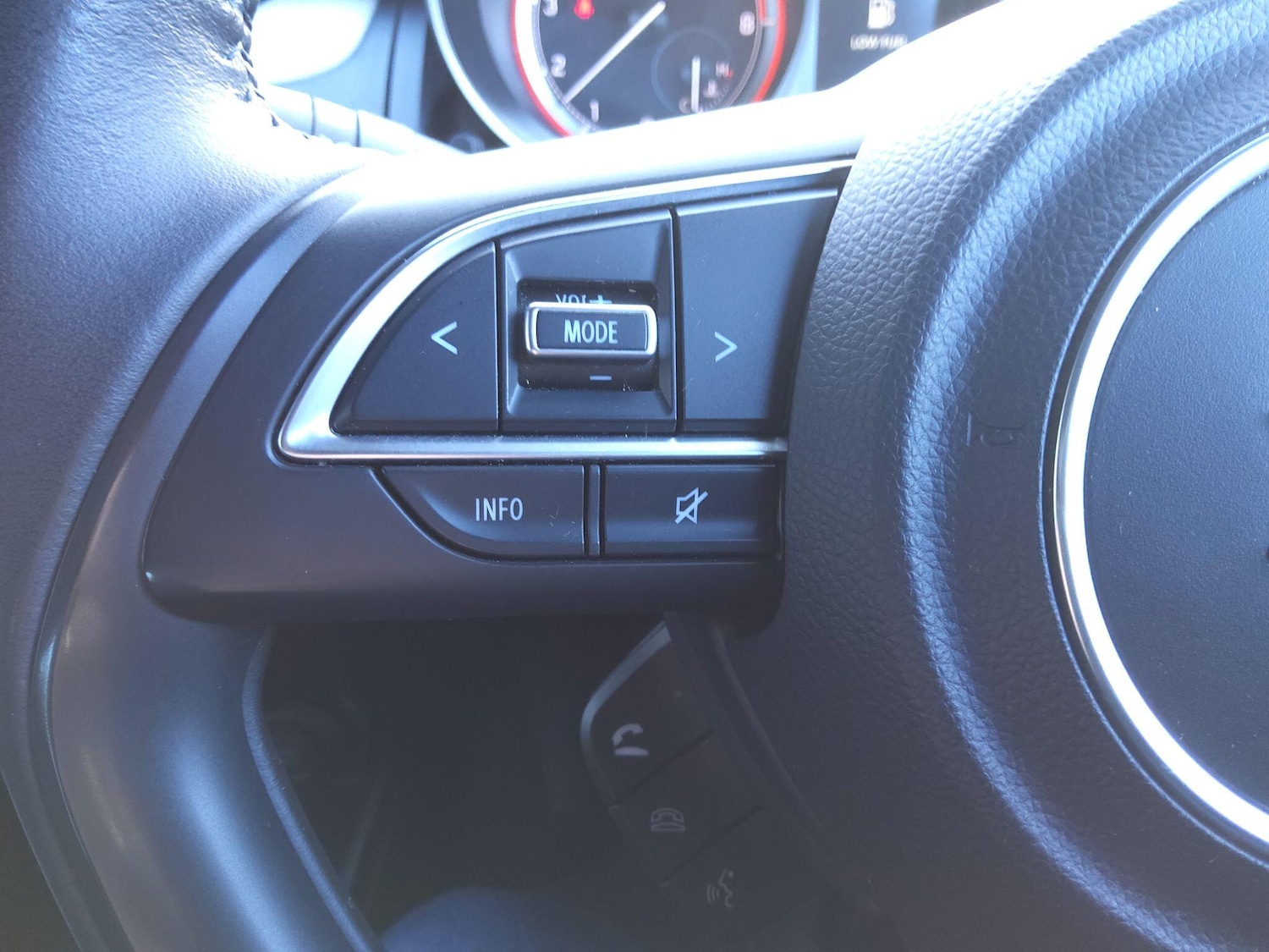 Used Suzuki Swift 2023 for sale - 77376548: Photo 16