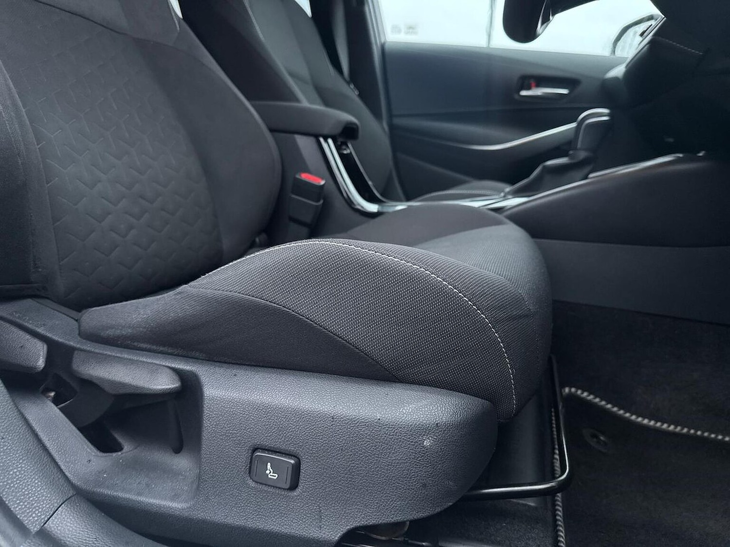 Used Toyota Corolla 2019 for sale - 76570953: Photo 30