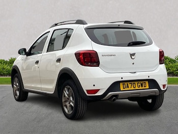 Used Dacia Sandero Stepway 2020 for sale - 76268359: Photo 2