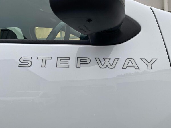 Used Dacia Sandero Stepway 2020 for sale - 76268359: Photo 35