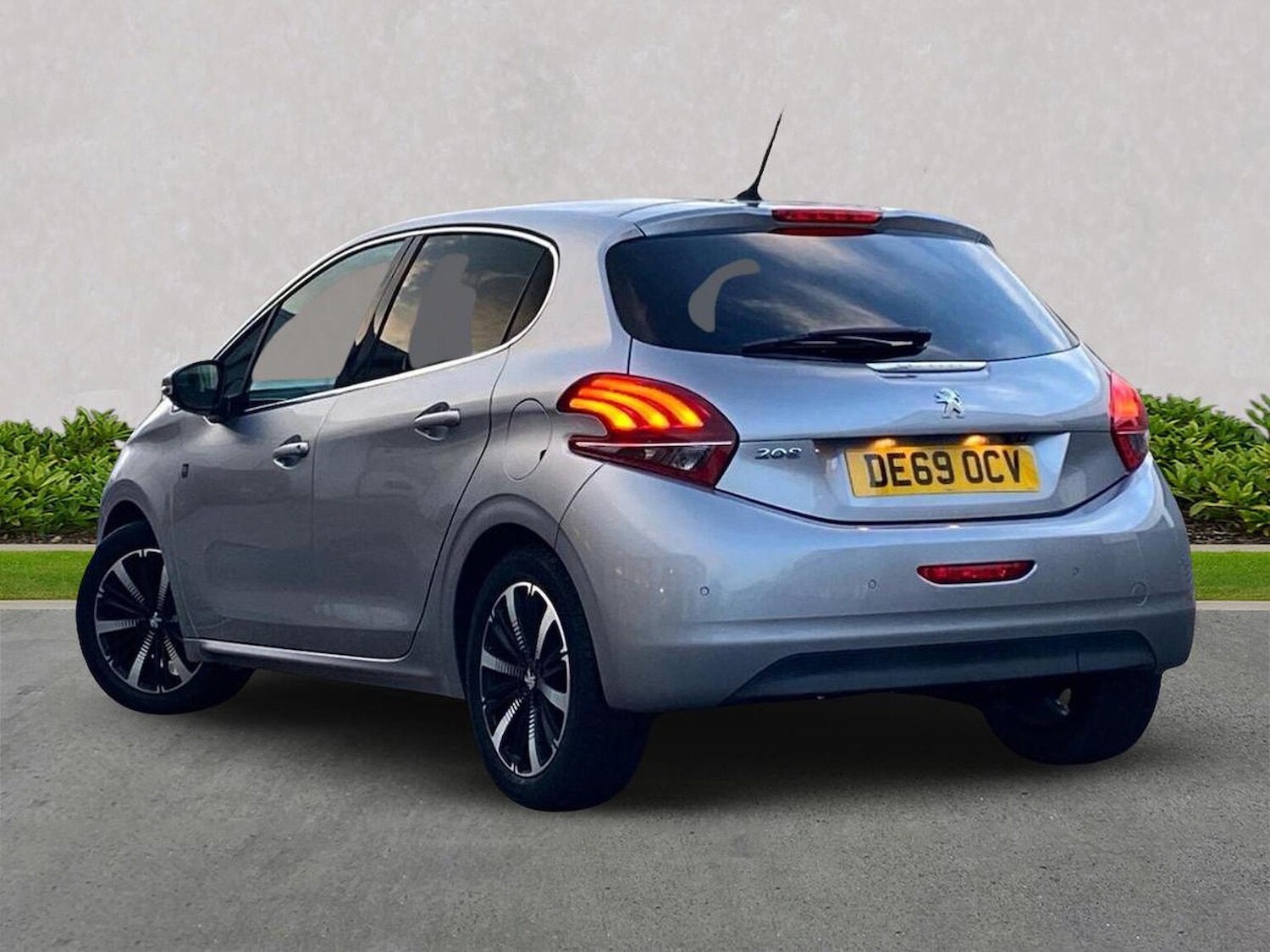 Used Peugeot 208 2019 for sale - 77872083: Photo 2