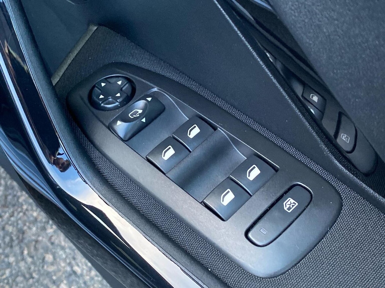 Used Peugeot 208 2019 for sale - 77872083: Photo 21