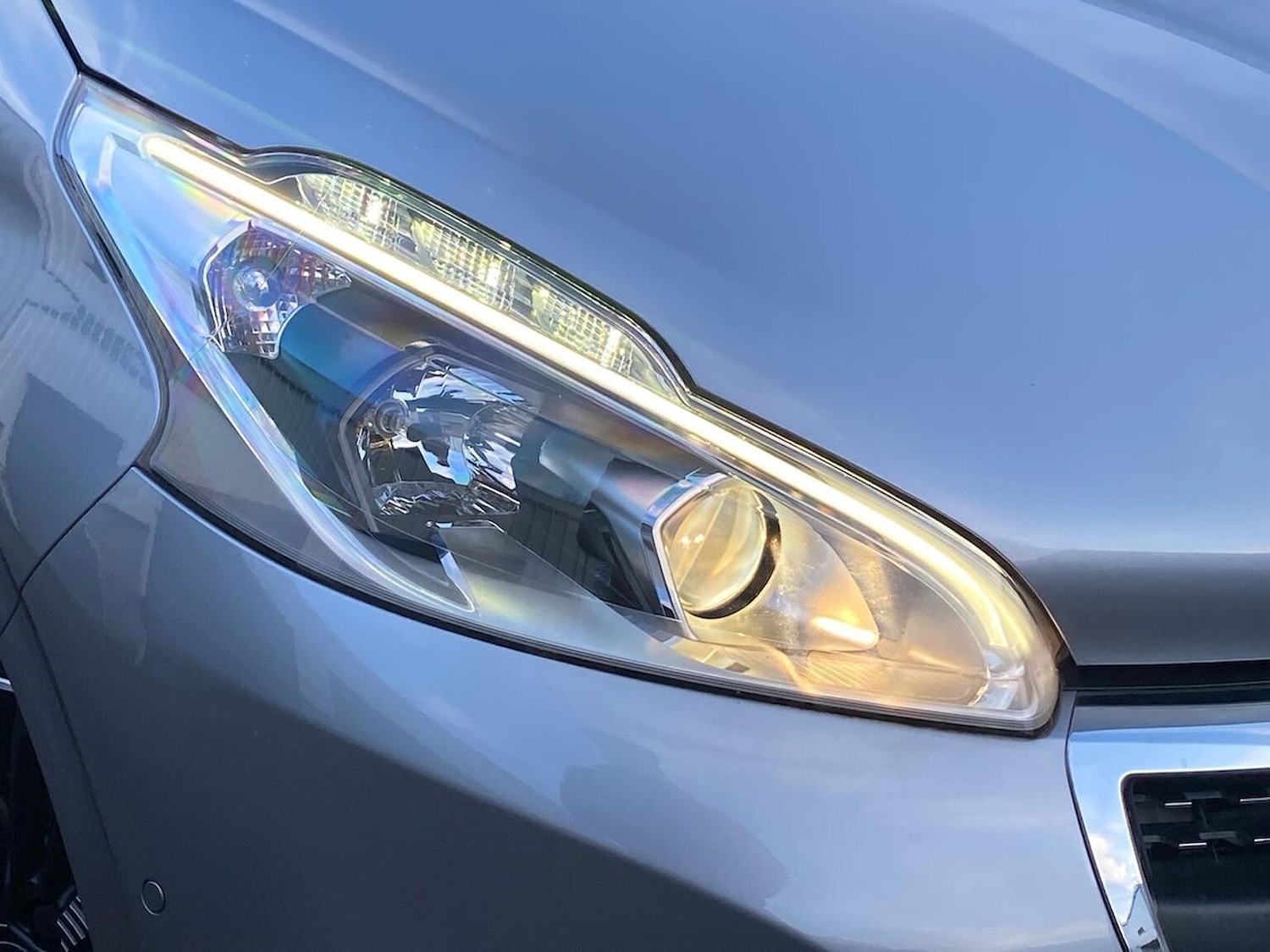 Used Peugeot 208 2019 for sale - 77872083: Photo 32