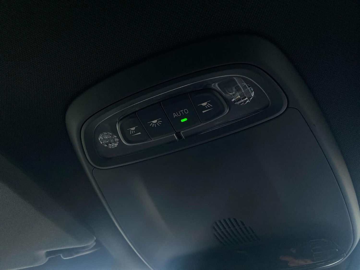 Used Volvo V40 2018 for sale - 77024241: Photo 16