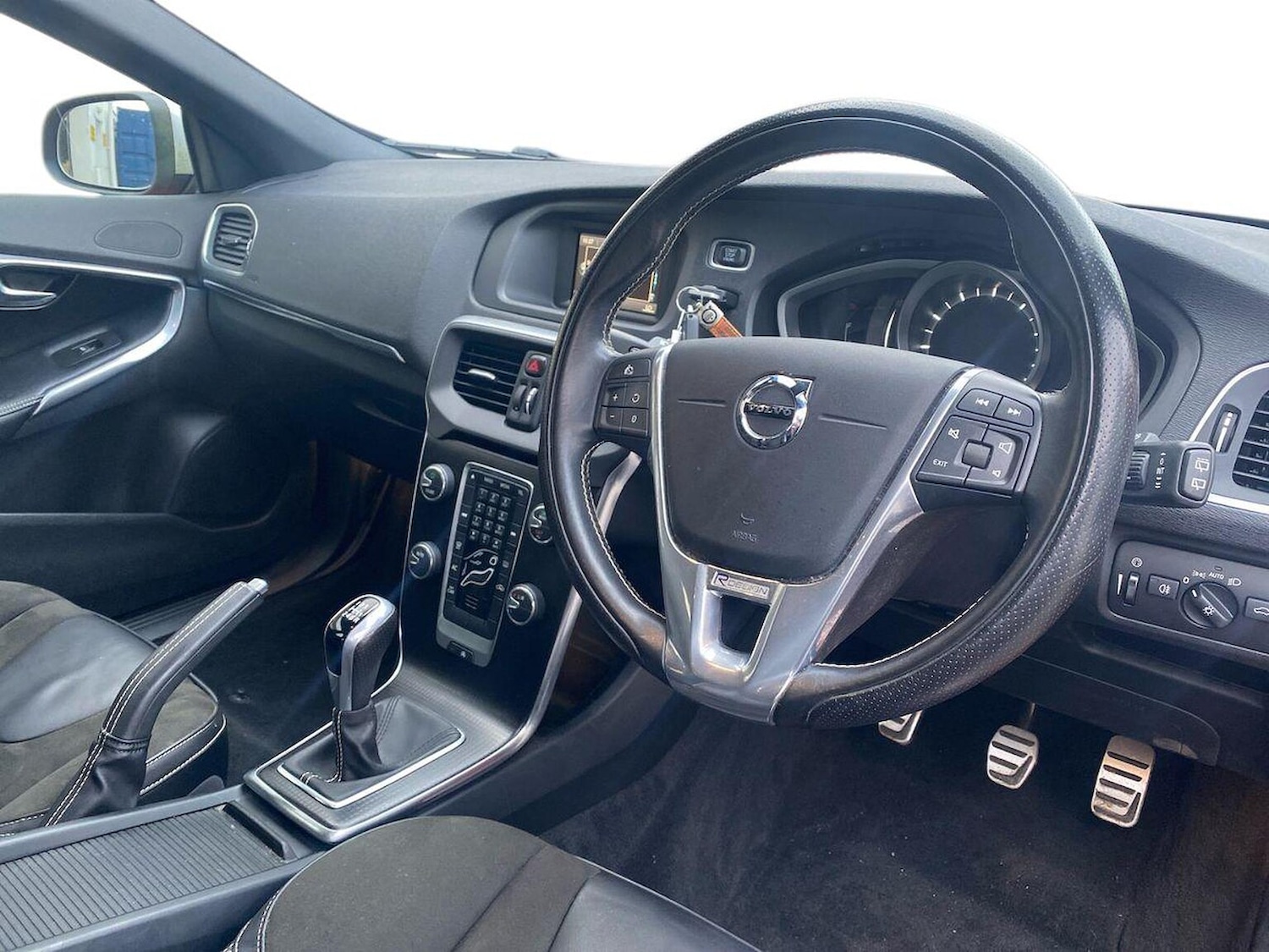 Used Volvo V40 2018 for sale - 77024241: Photo 17