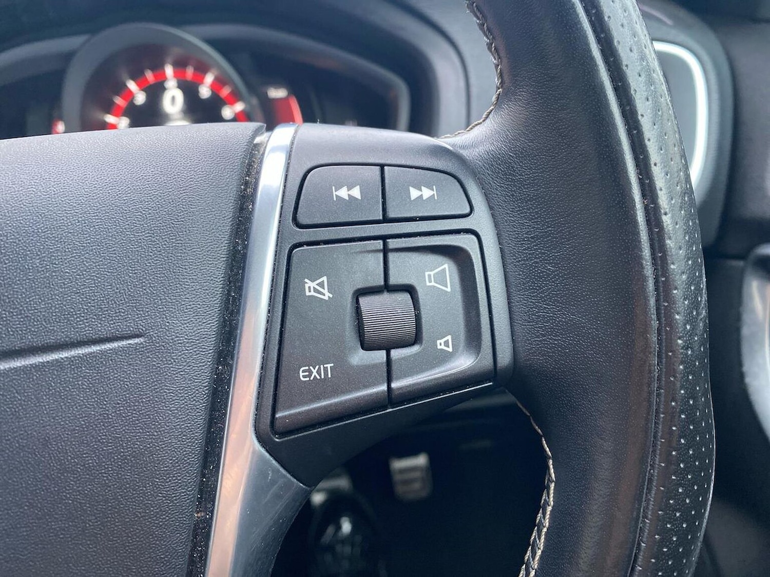 Used Volvo V40 2018 for sale - 77024241: Photo 26