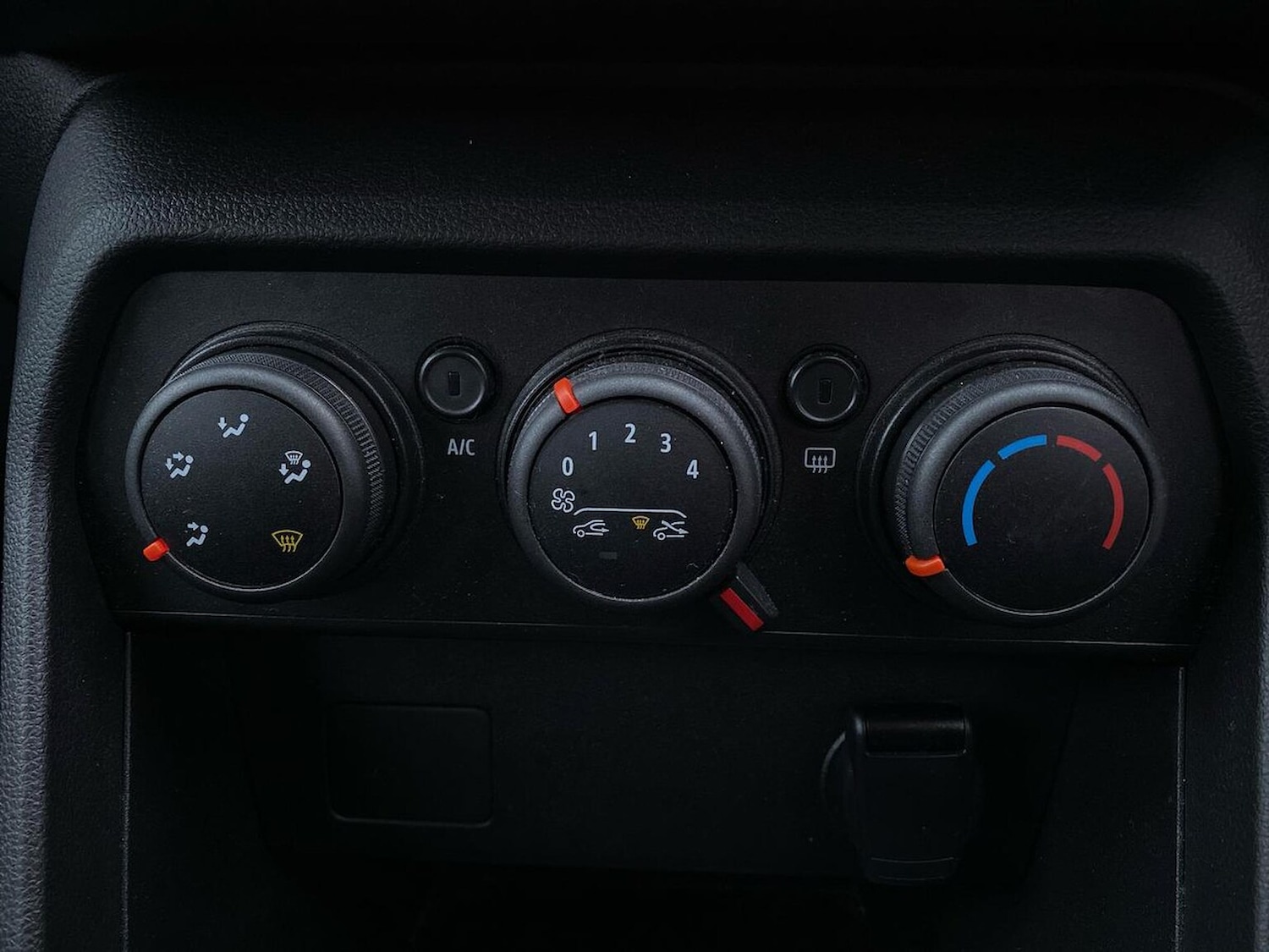 Used Dacia Sandero 2023 for sale - 76097631: Photo 24