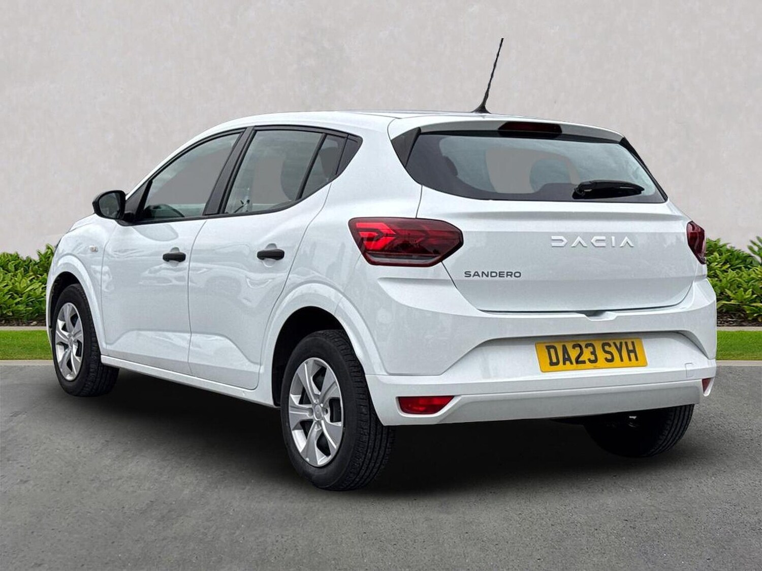 Used Dacia Sandero 2023 for sale - 76082510: Photo 2