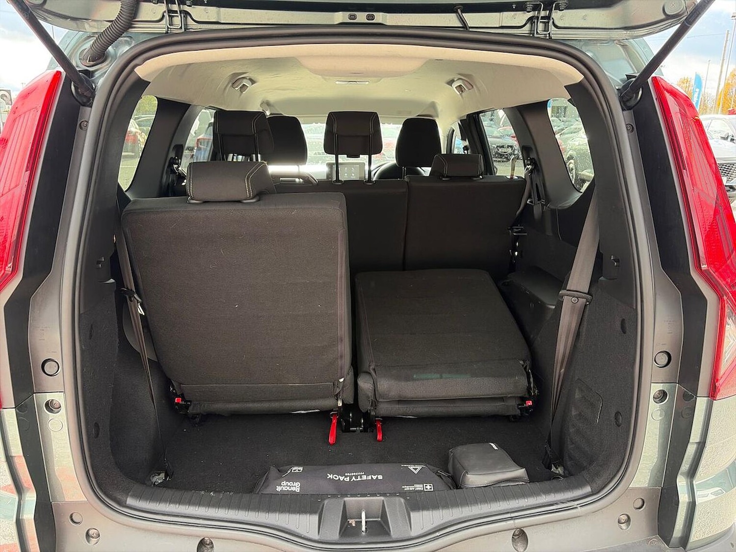 Used Dacia Jogger 2025 for sale - 76638899: Photo 17