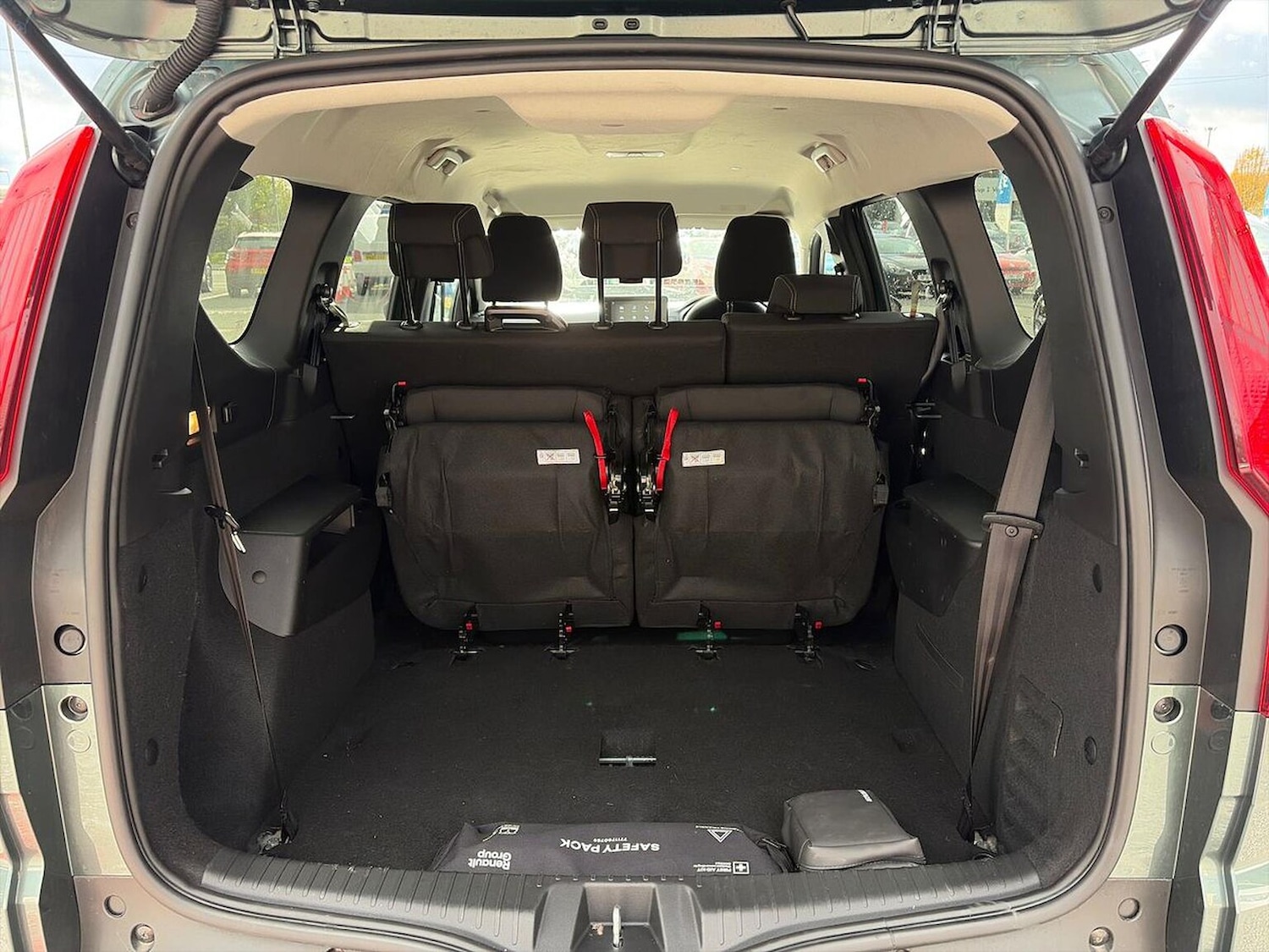 Used Dacia Jogger 2025 for sale - 76638899: Photo 41