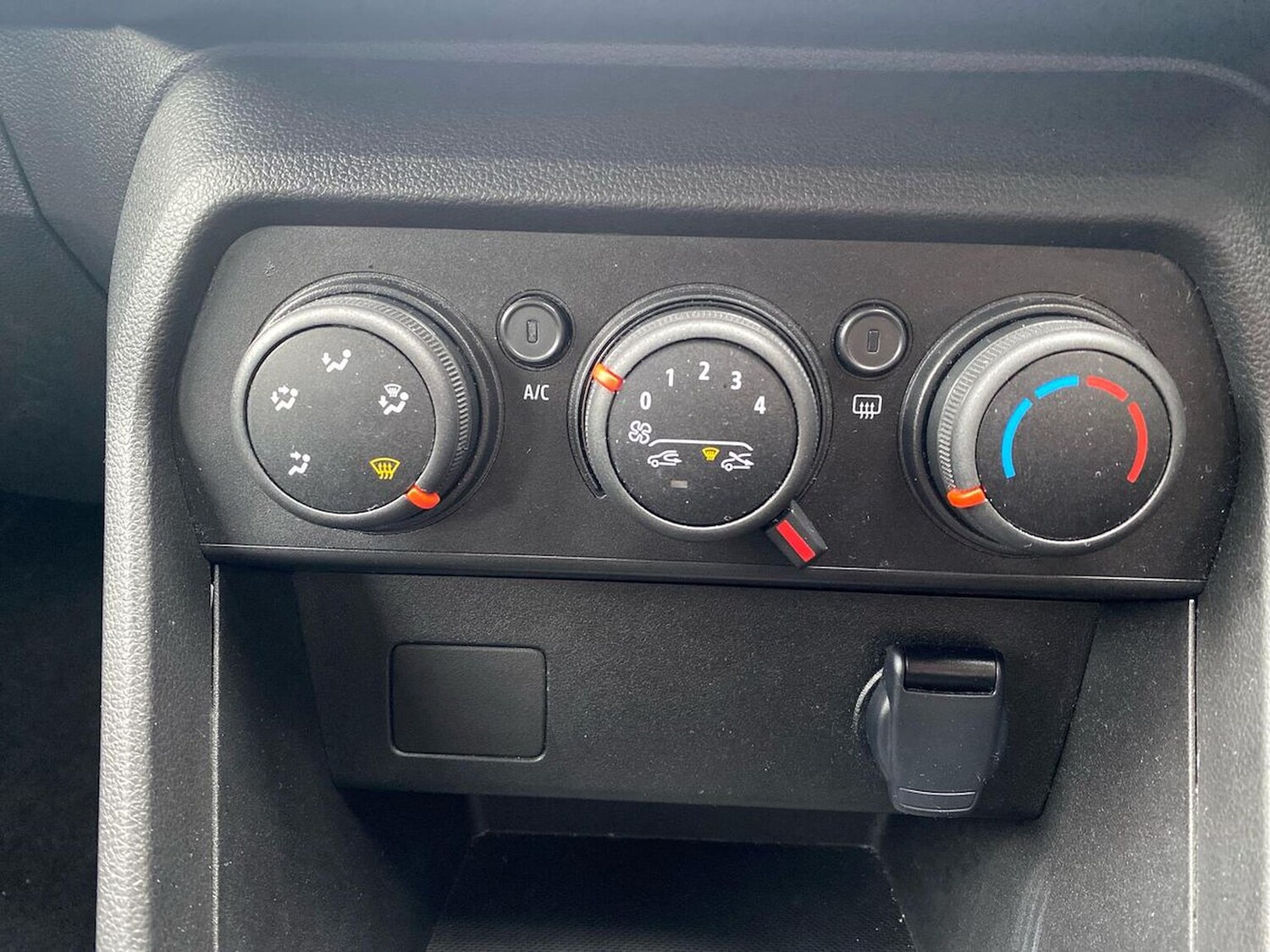 Used Dacia Sandero 2023 for sale - 76082514: Photo 12