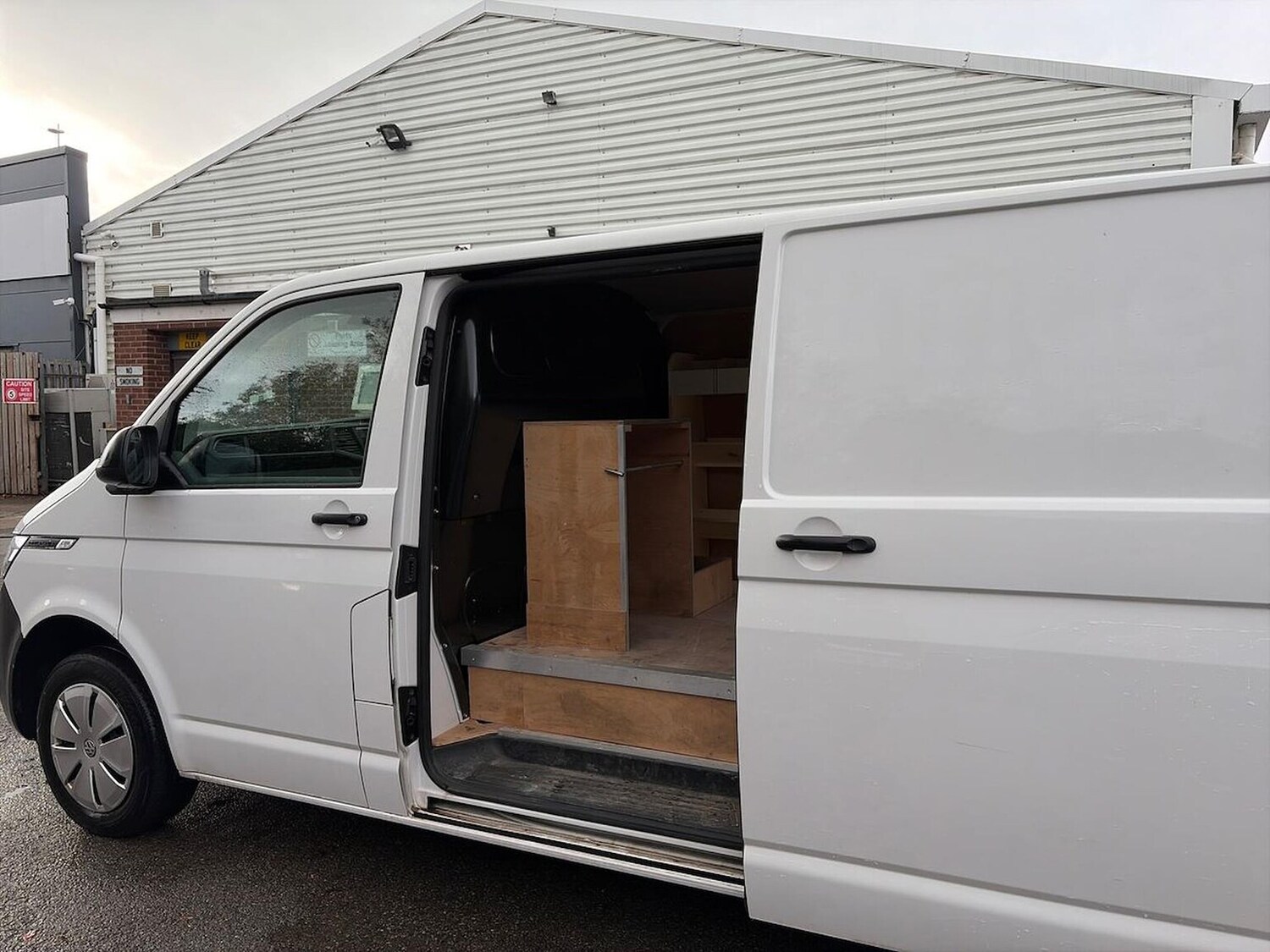 Used Volkswagen Transporter 2023 for sale - 76478160: Photo 24