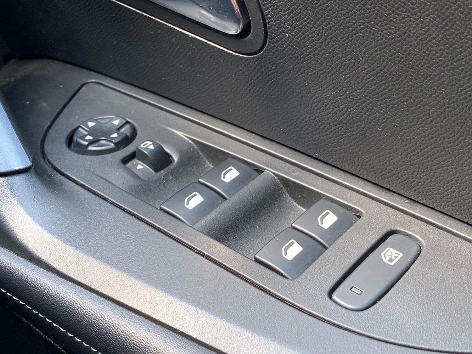 Used Peugeot 2008 2020 for sale - 78195049: Photo 21