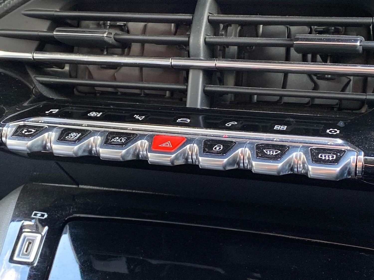 Used Peugeot 2008 2020 for sale - 78195049: Photo 22