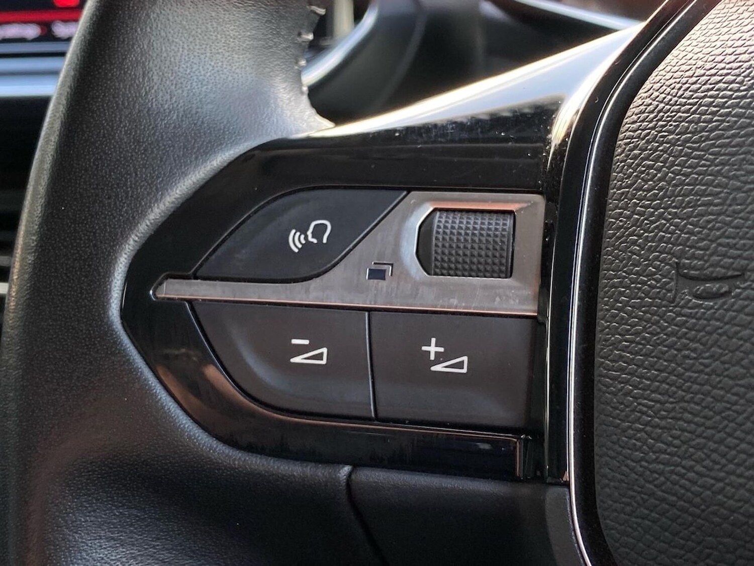 Used Peugeot 2008 2020 for sale - 78195049: Photo 27