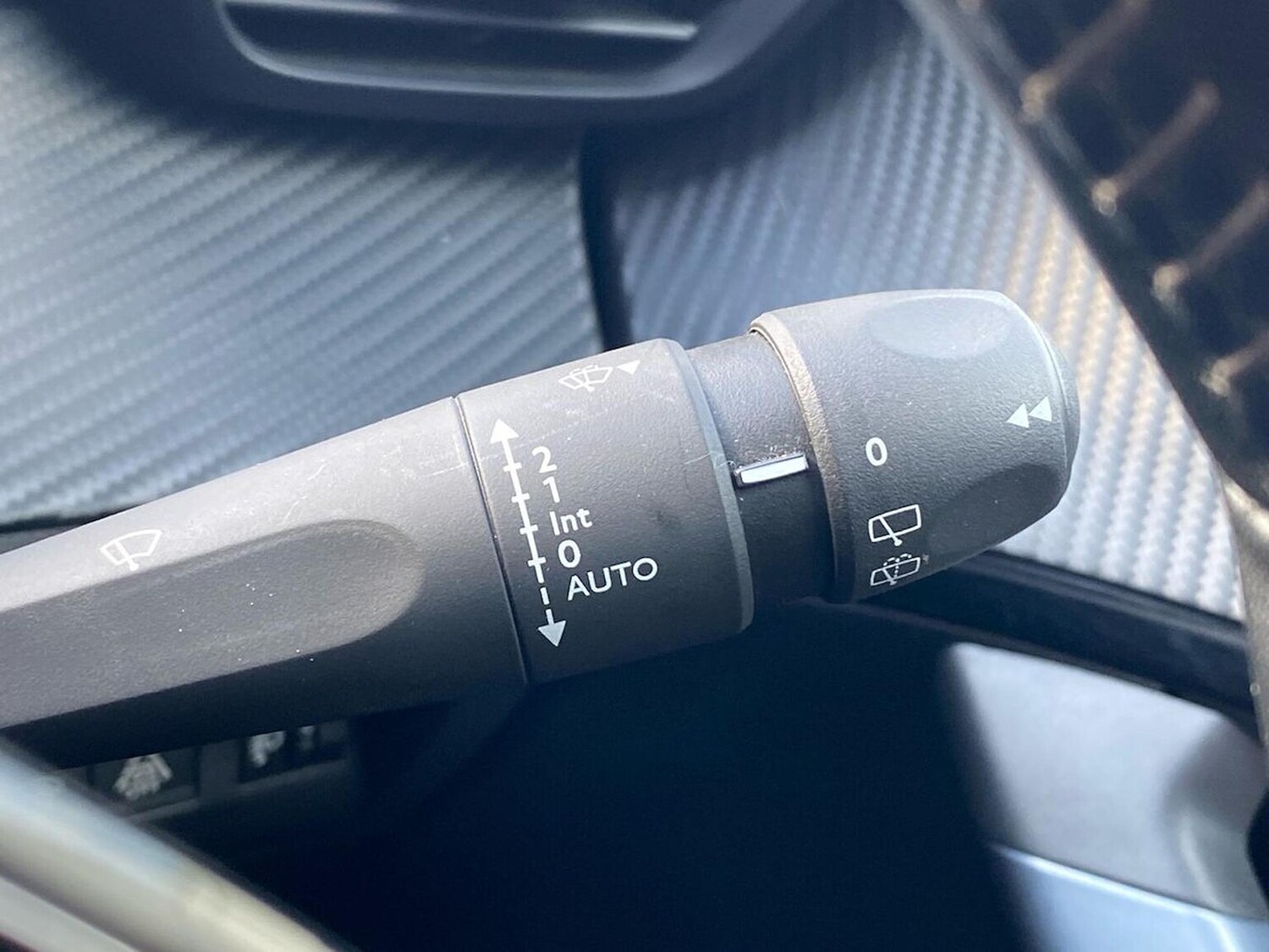 Used Peugeot 2008 2020 for sale - 78195049: Photo 28