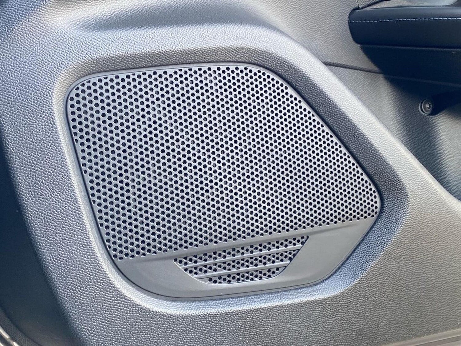 Used Peugeot 2008 2020 for sale - 78195049: Photo 30