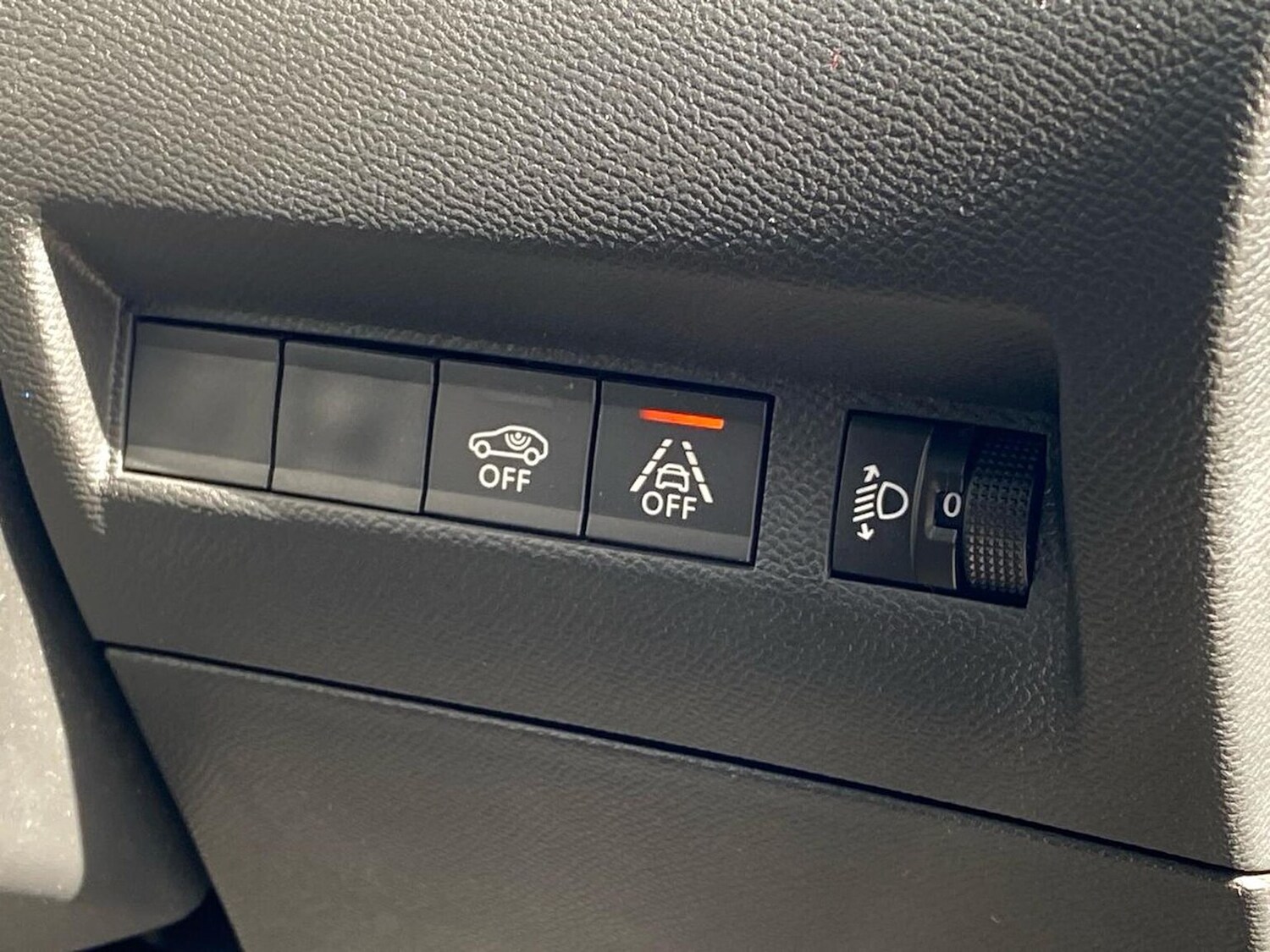 Used Peugeot 2008 2020 for sale - 78195049: Photo 37