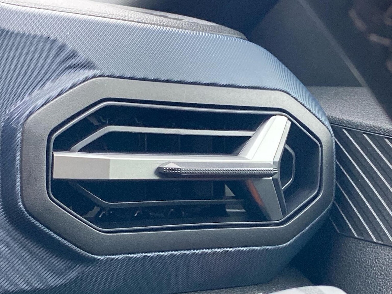 Used Dacia Duster 2025 for sale - 77896312: Photo 41