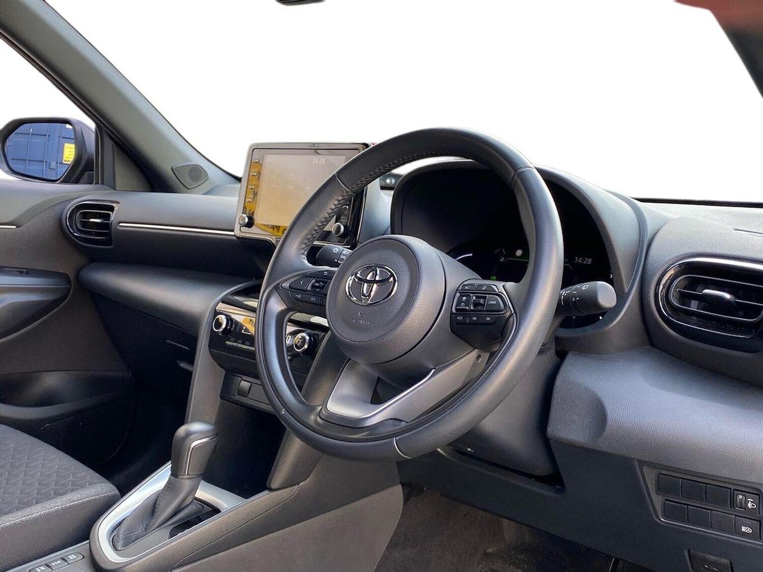 Used Toyota Yaris Cross 2023 for sale - 78195034: Photo 15