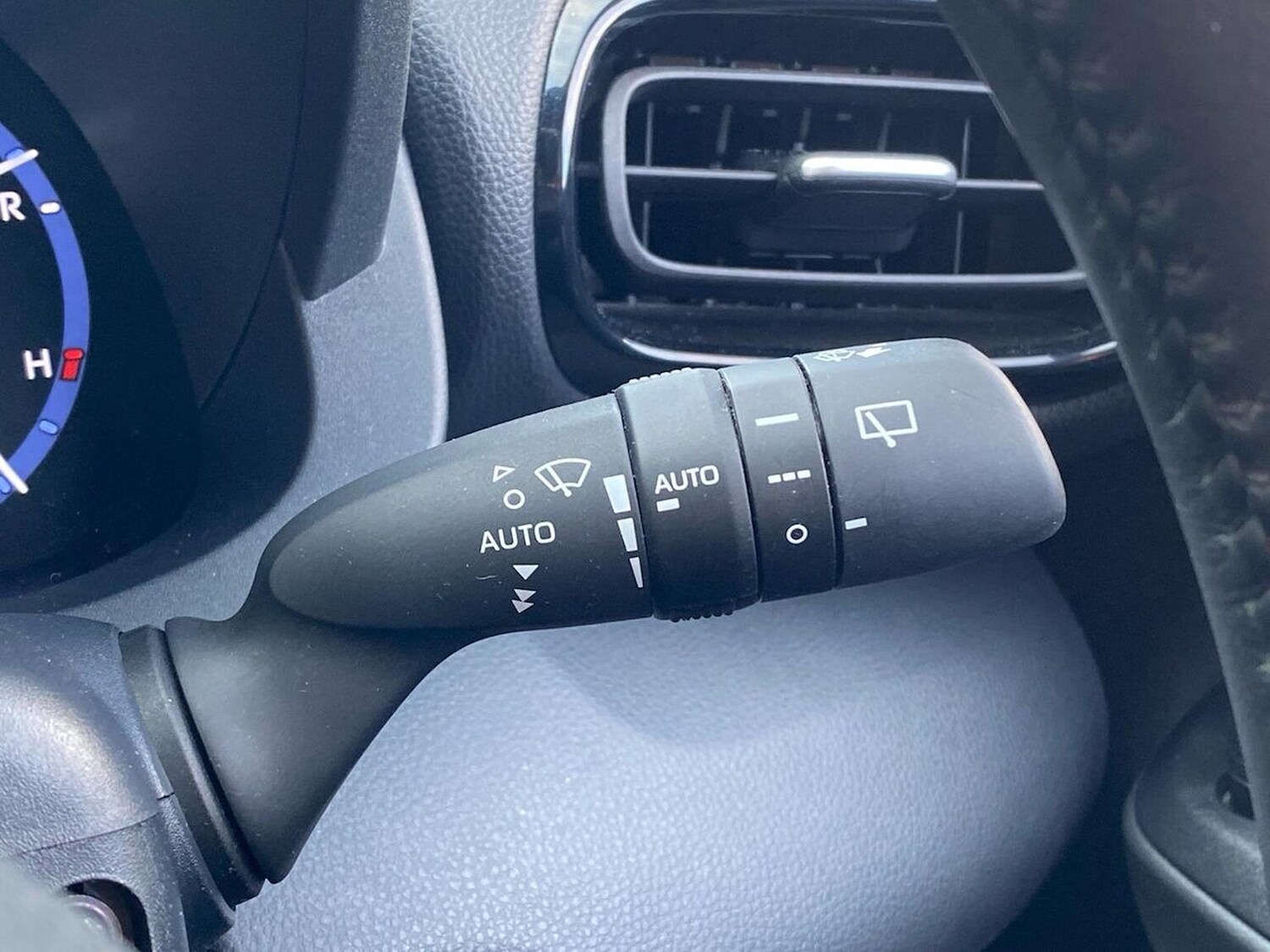 Used Toyota Yaris Cross 2023 for sale - 78195034: Photo 27