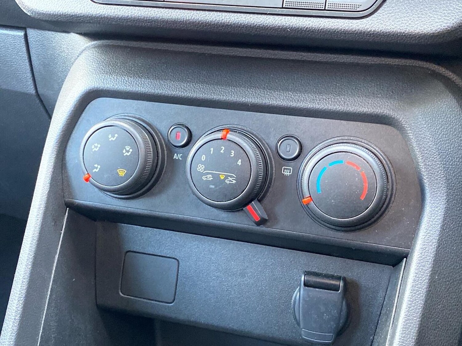 Used Dacia Sandero 2023 for sale - 78195857: Photo 12