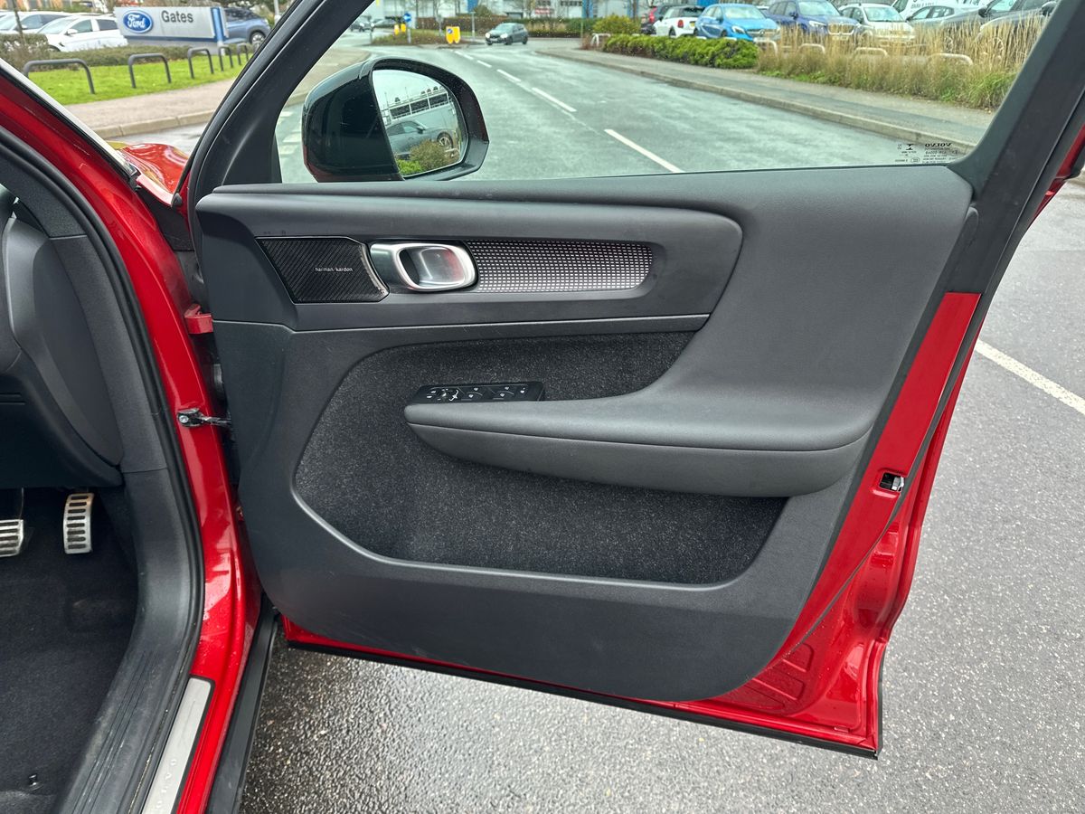 Used Volvo XC40 2020 for sale - 76691614: Photo 35