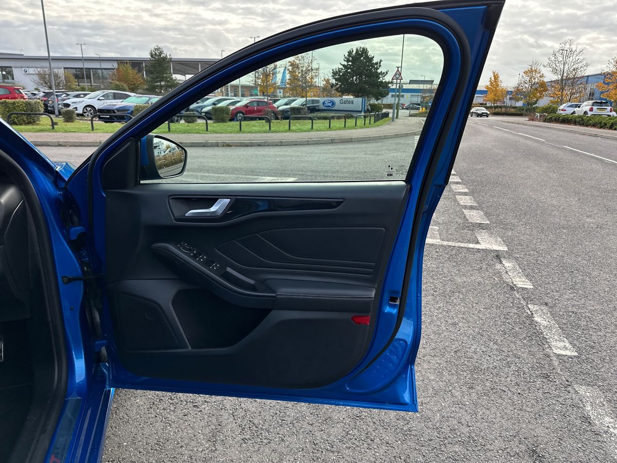 Used Ford Focus 2022 for sale - 76350880: Photo 35