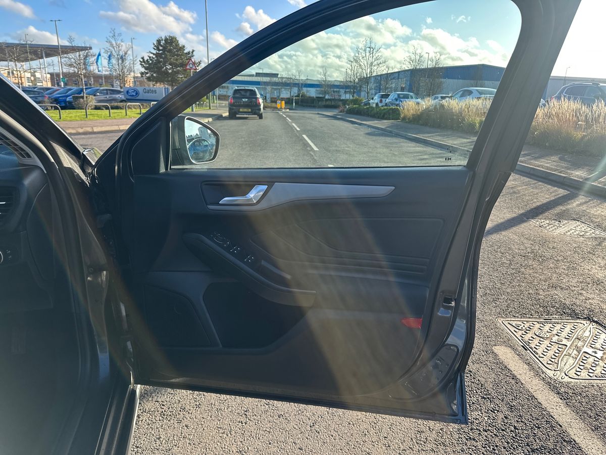 Used Ford Focus 2022 for sale - 76788253: Photo 35