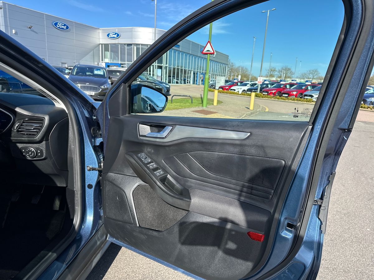 Used Ford Focus 2023 for sale - 77927435: Photo 35