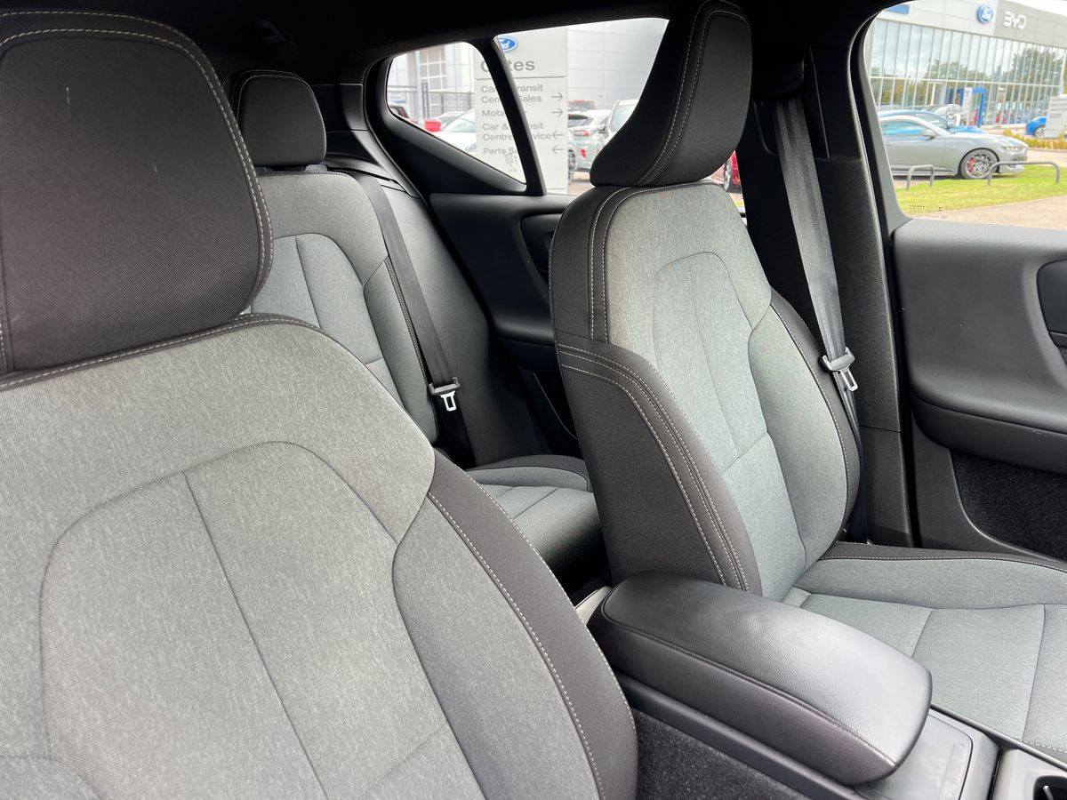 Used Volvo XC40 2023 for sale - 76664525: Photo 12